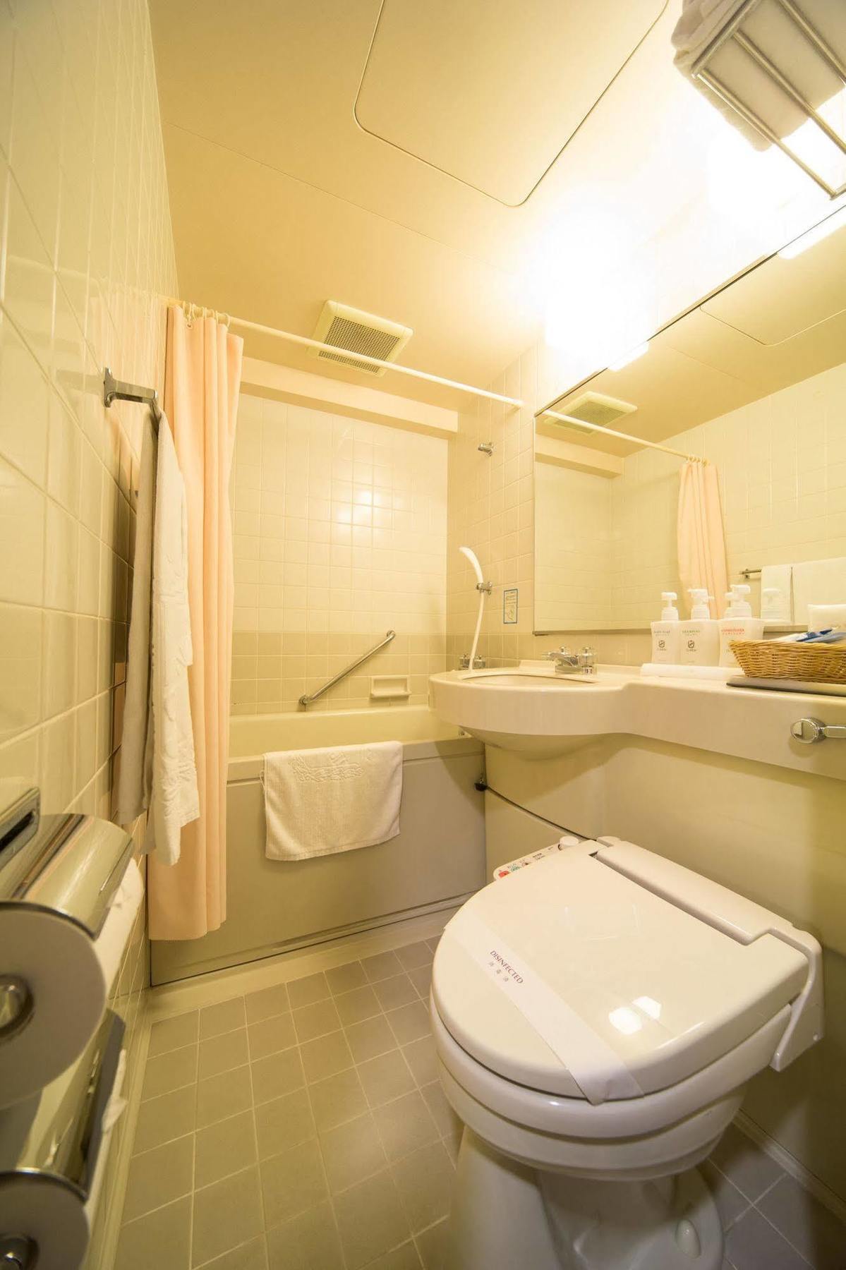 Hotel Claiton Esaka Szuita Kültér fotó