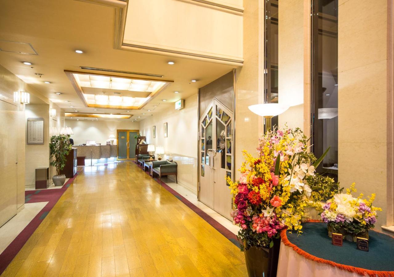 Hotel Claiton Esaka Szuita Kültér fotó