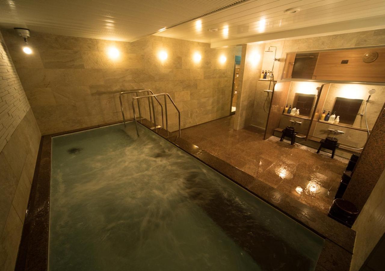 Hotel Claiton Esaka Szuita Kültér fotó